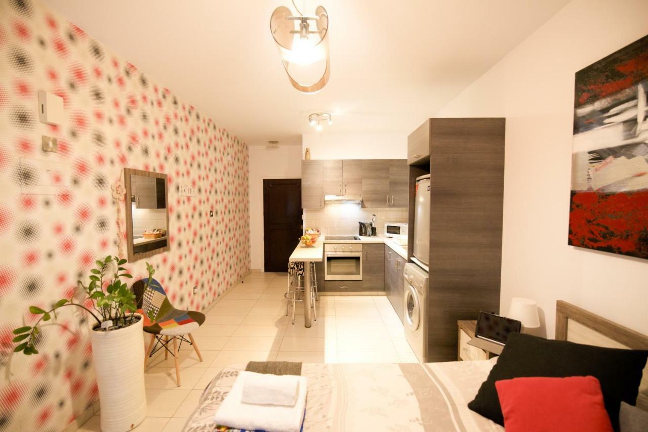 Green Valley Modern Studio Limasol Dış mekan fotoğraf